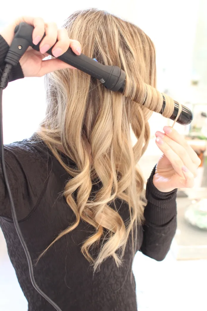 curl hair with wand