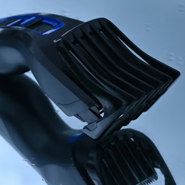 electric razor on plane